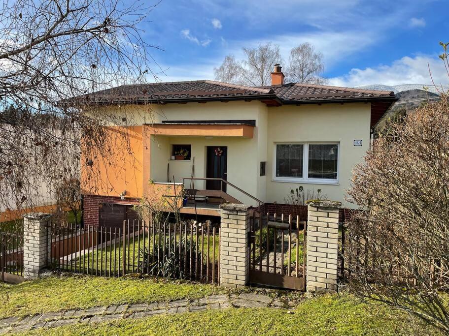 Oddych Pri Martinskych Holiach /Mountains Vacation Villa ภายนอก รูปภาพ